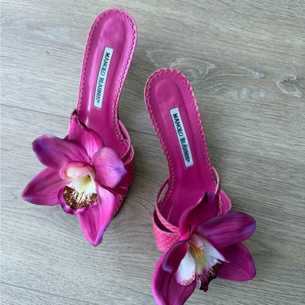 Manolo Blahnik Orchid Heels - Picture 2 of 3